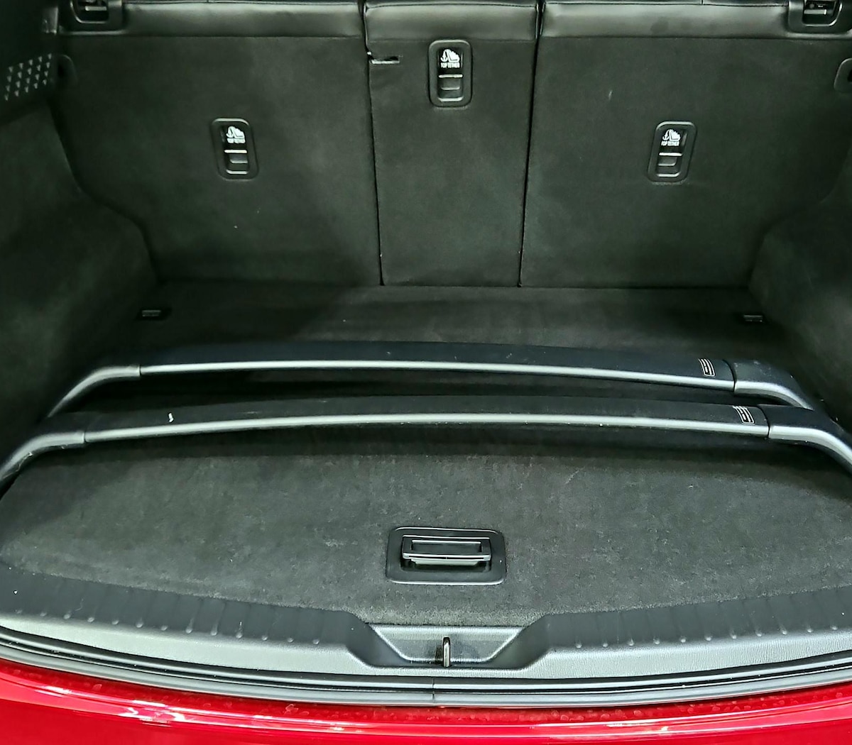 Trunk/Cargo (Seats Up)