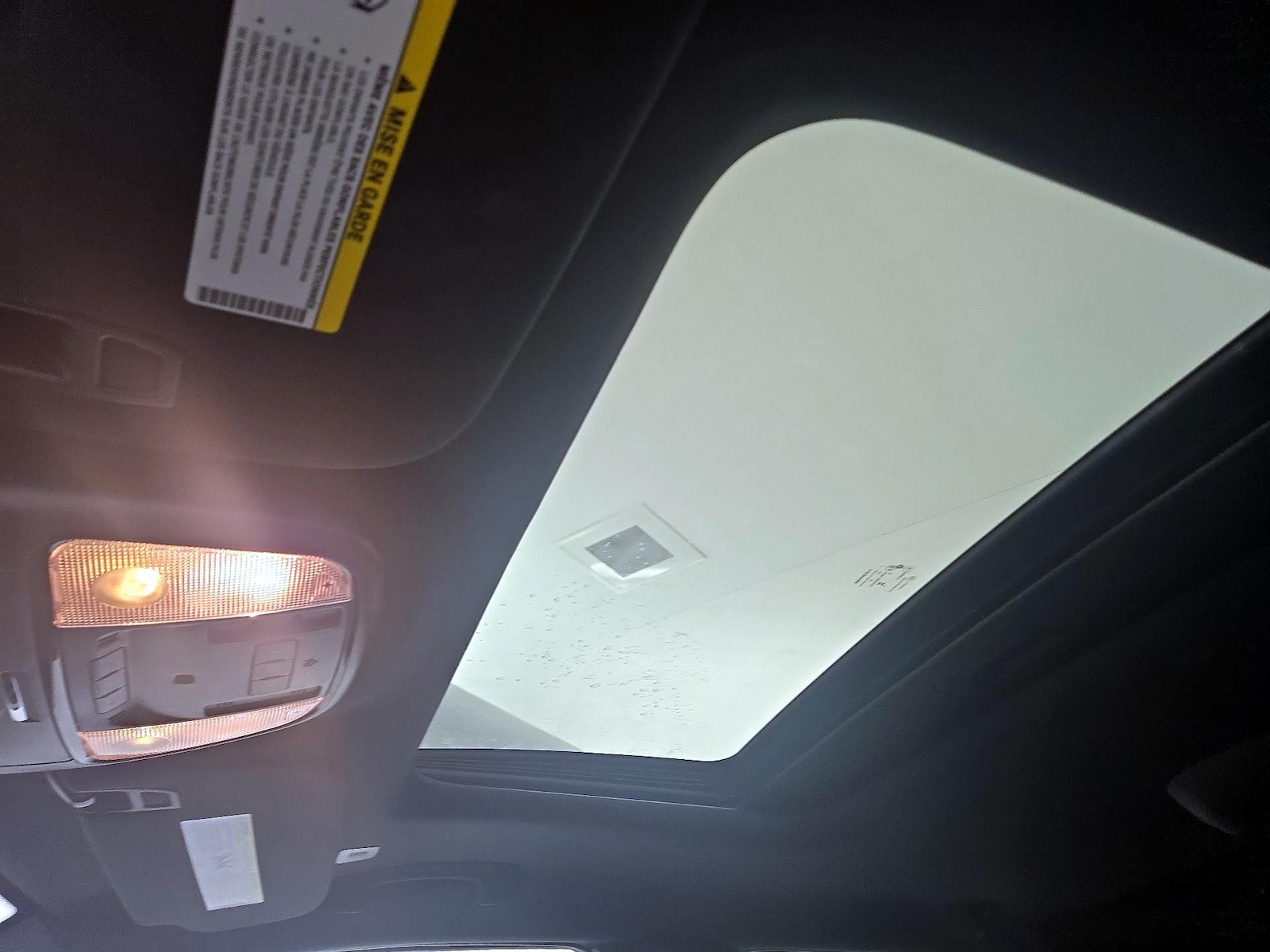 Sunroof(s) & Overhead Airbags