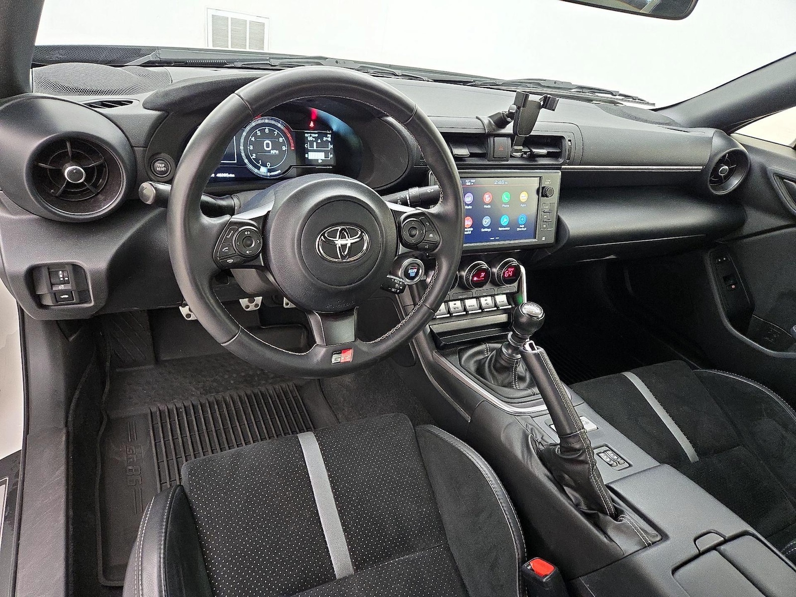 Apple CarPlay® & Android Auto™