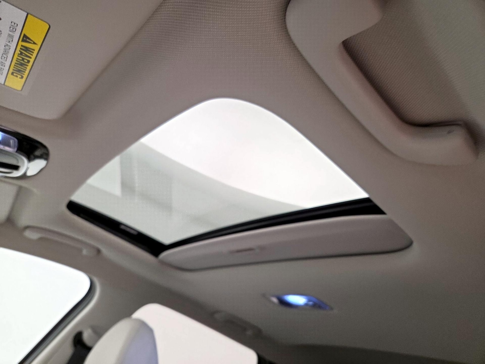 Sunroof(s) & Overhead Airbags