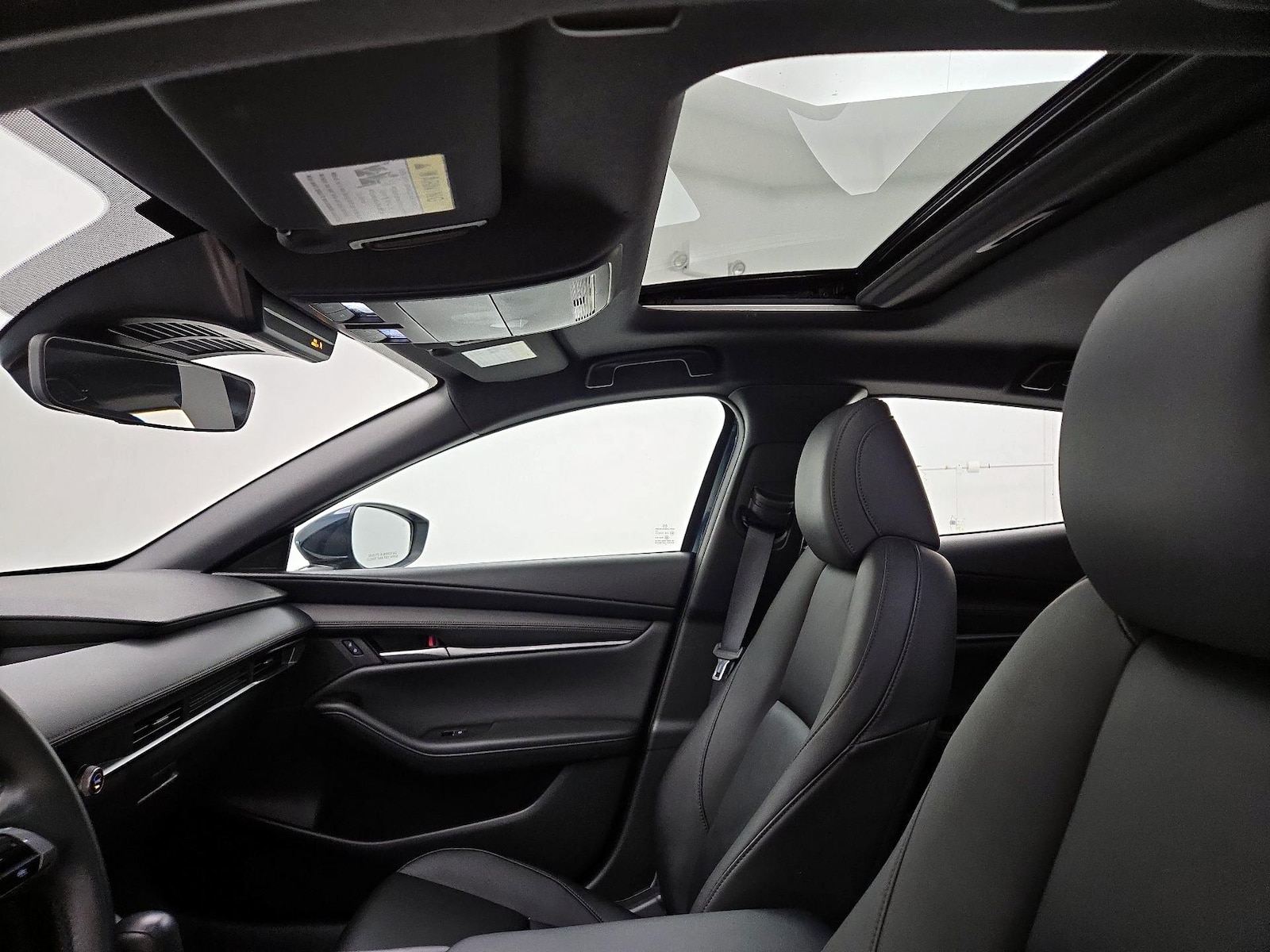 Sunroof(s) & Overhead Airbags