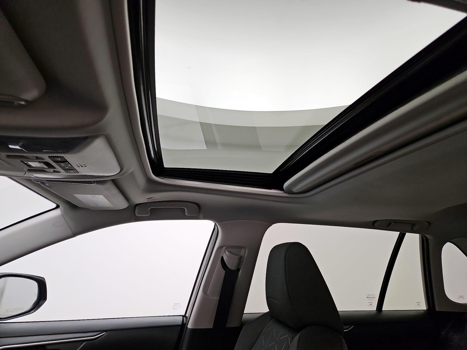 Sunroof(s) & Overhead Airbags