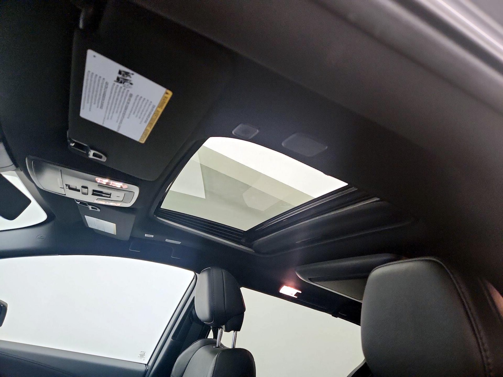 Sunroof(s) & Overhead Airbags