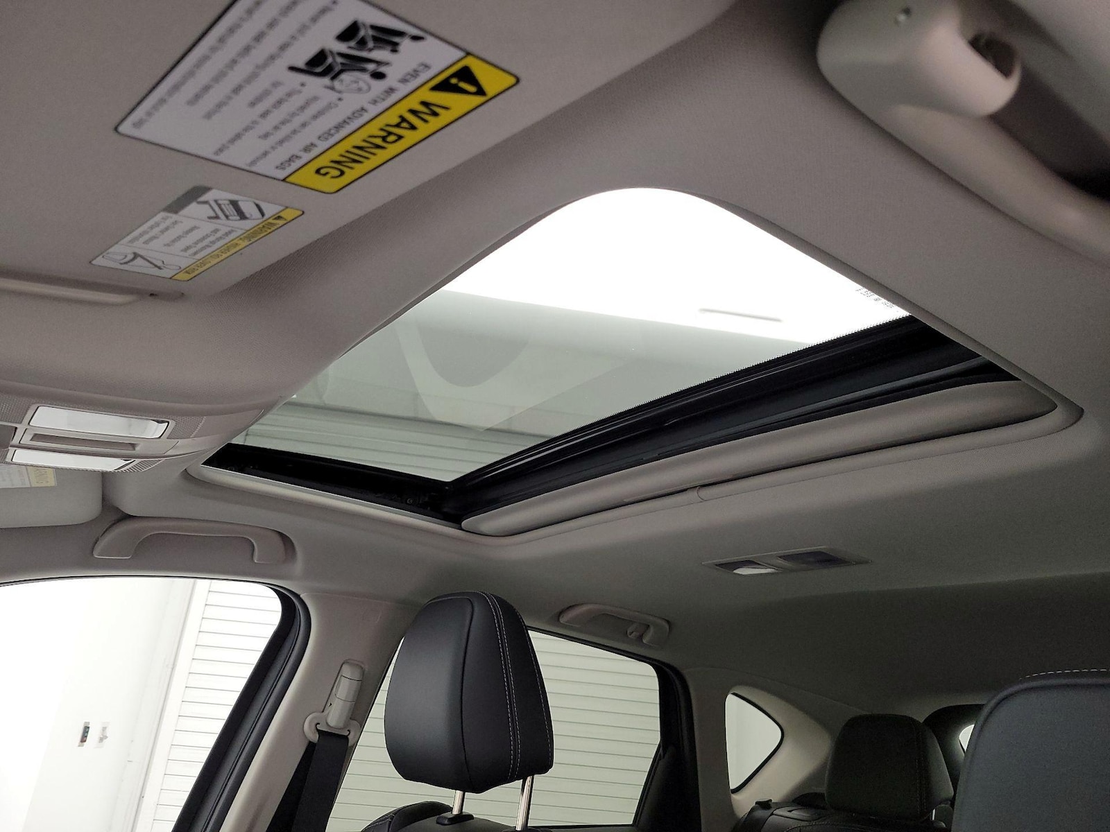 Sunroof(s) & Overhead Airbags