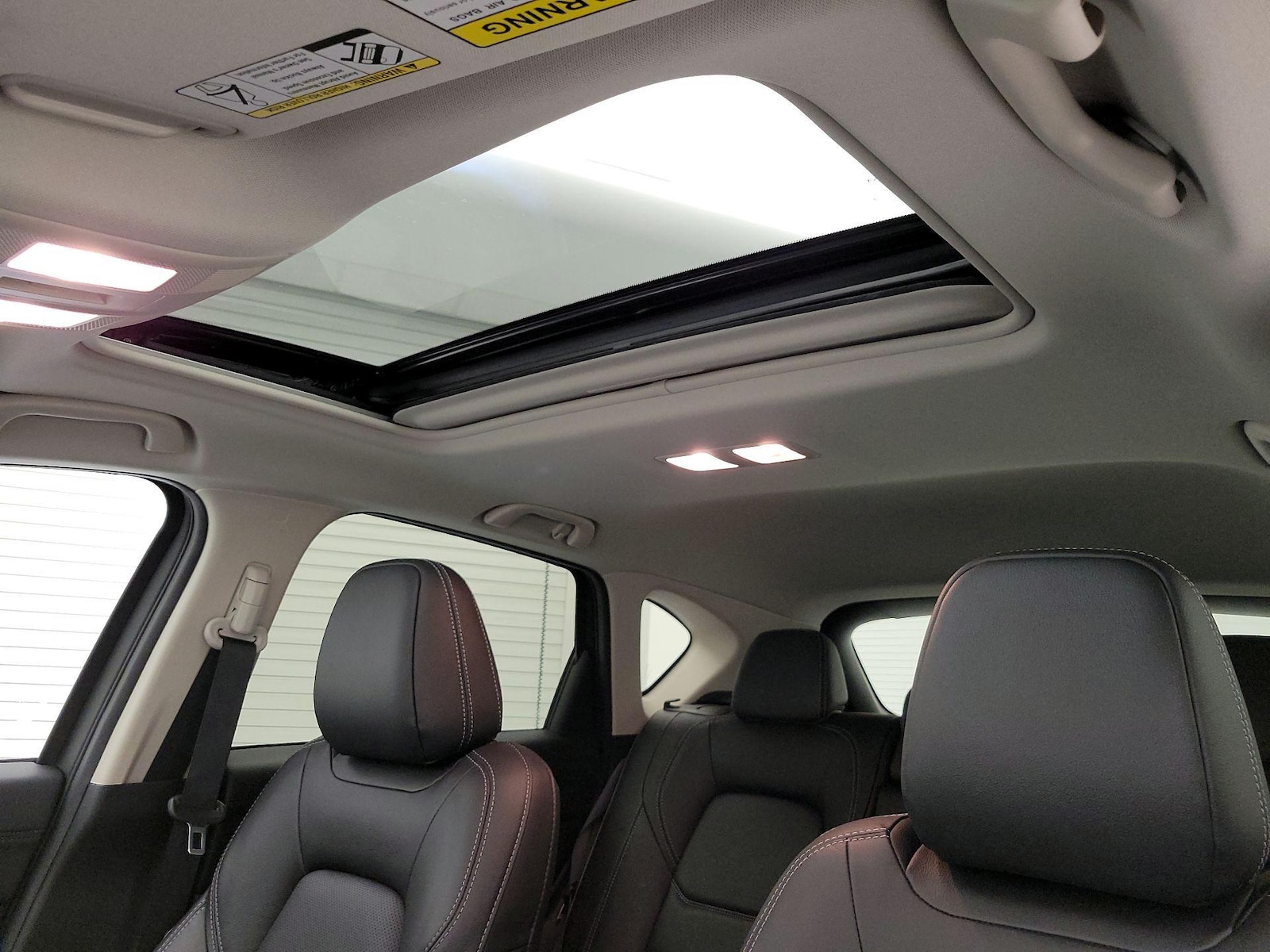 Sunroof(s) & Overhead Airbags