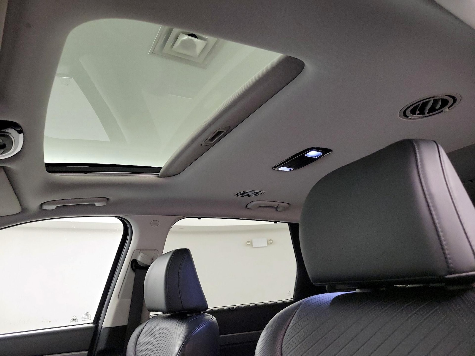 Sunroof(s) & Overhead Airbags
