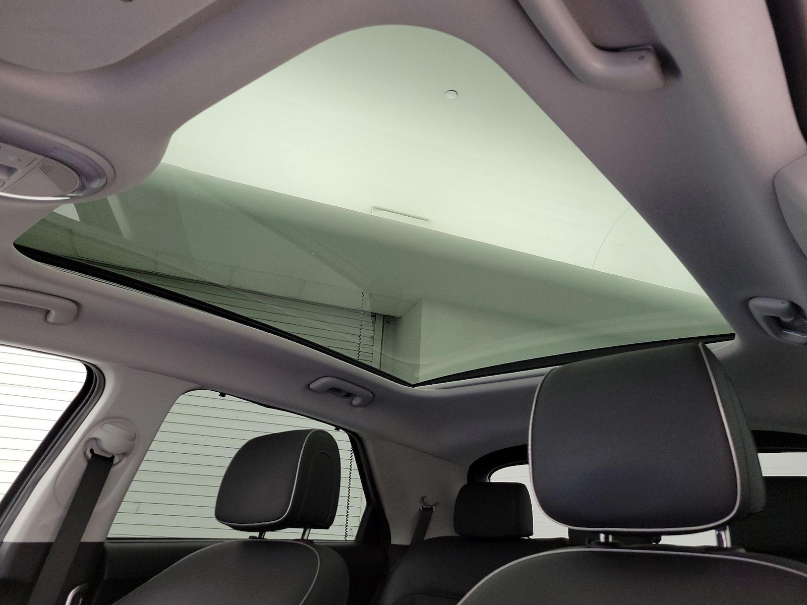 Skylight(s) & Overhead Airbags