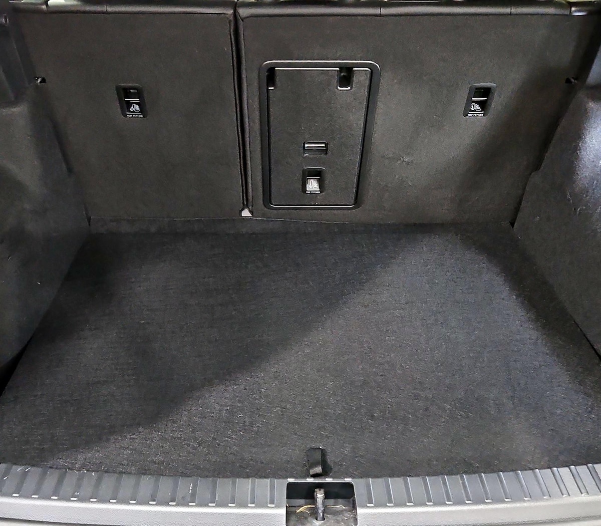 Trunk/Cargo (Seats Up)