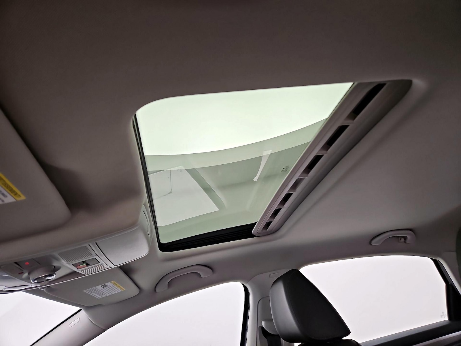Sunroof(s) & Overhead Airbags