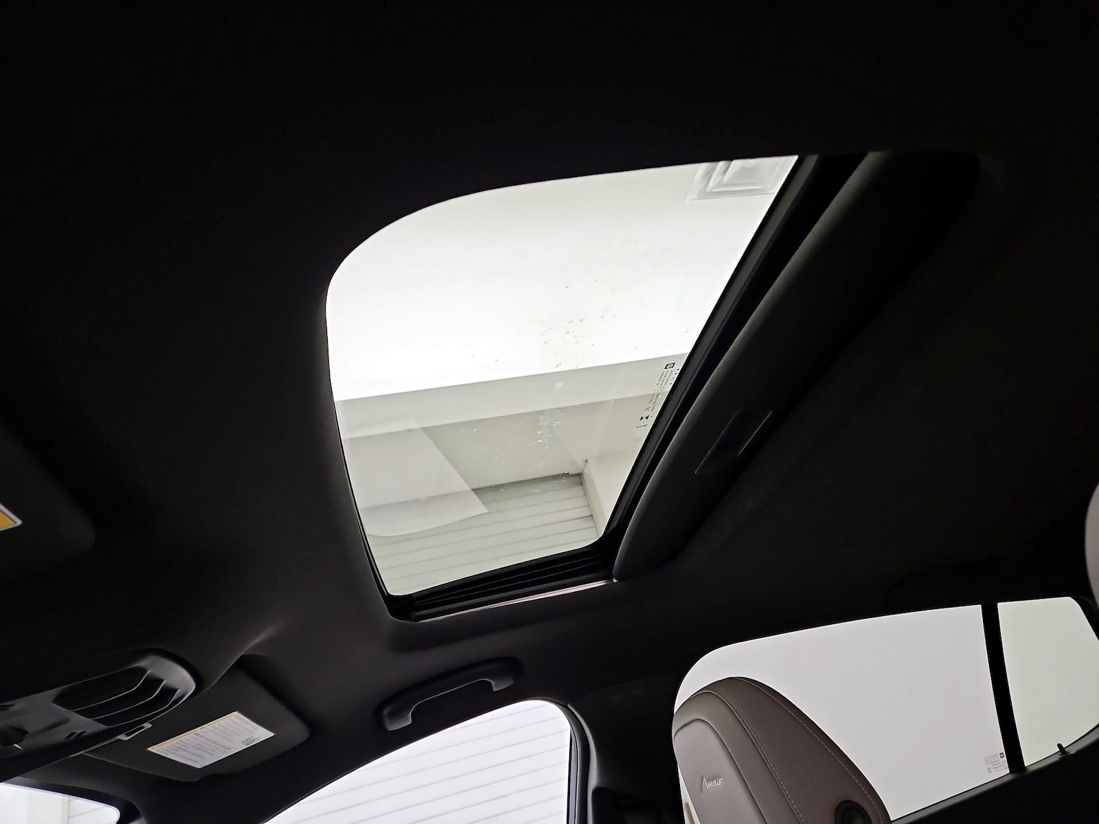 Sunroof(s) & Overhead Airbags