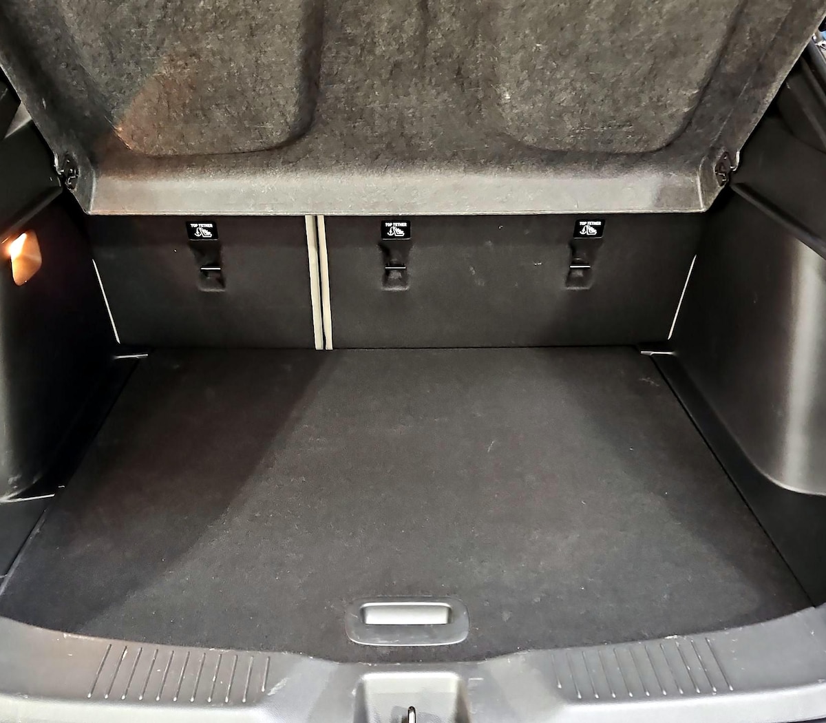 Trunk/Cargo (Seats Up)