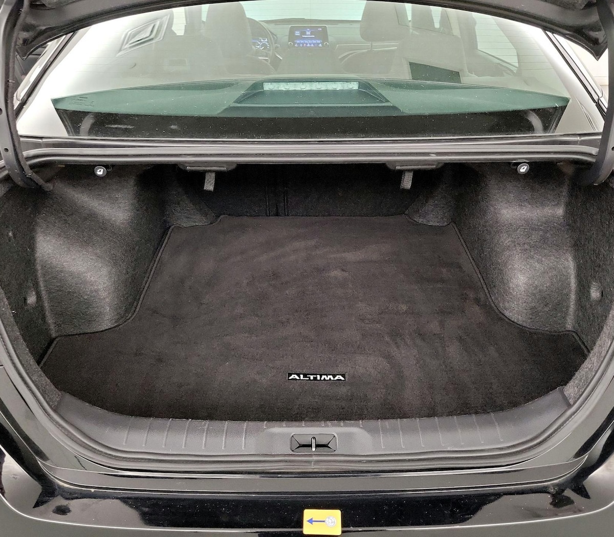 Trunk/Cargo (Seats Up)