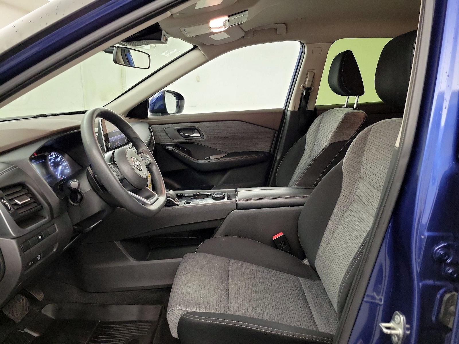Power Seat(s) & Side Airbags