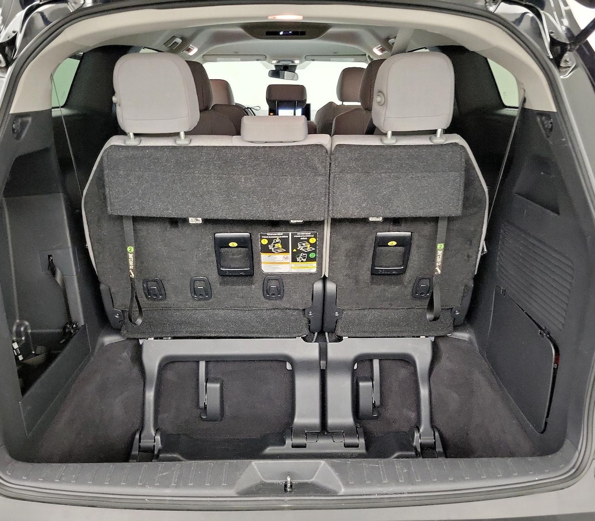 Trunk/Cargo (Seats Up)