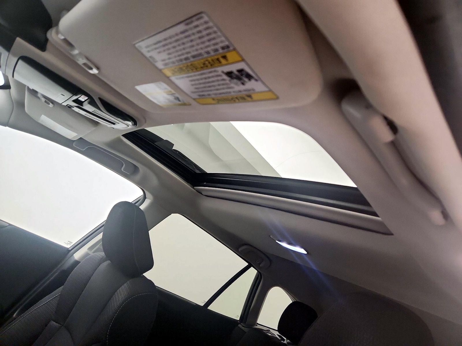 Sunroof(s) & Overhead Airbags