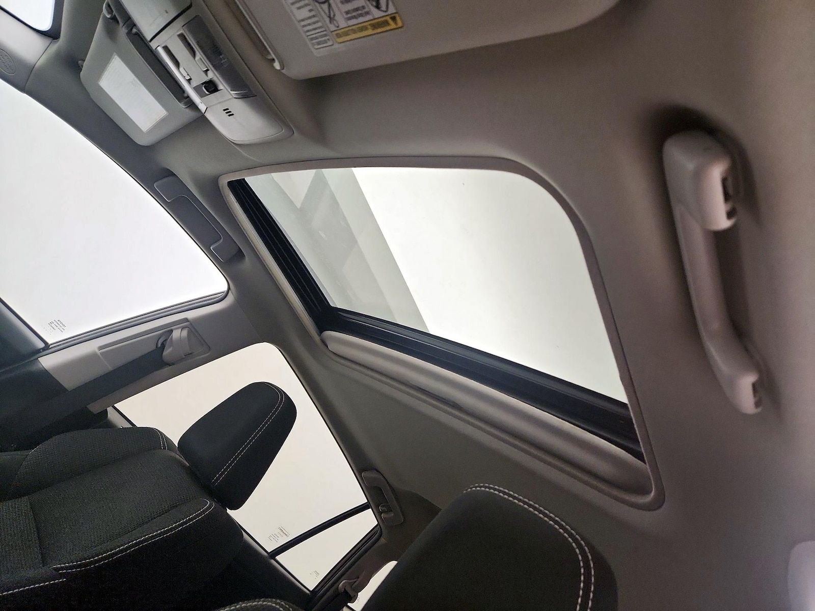 Sunroof(s) & Overhead Airbags