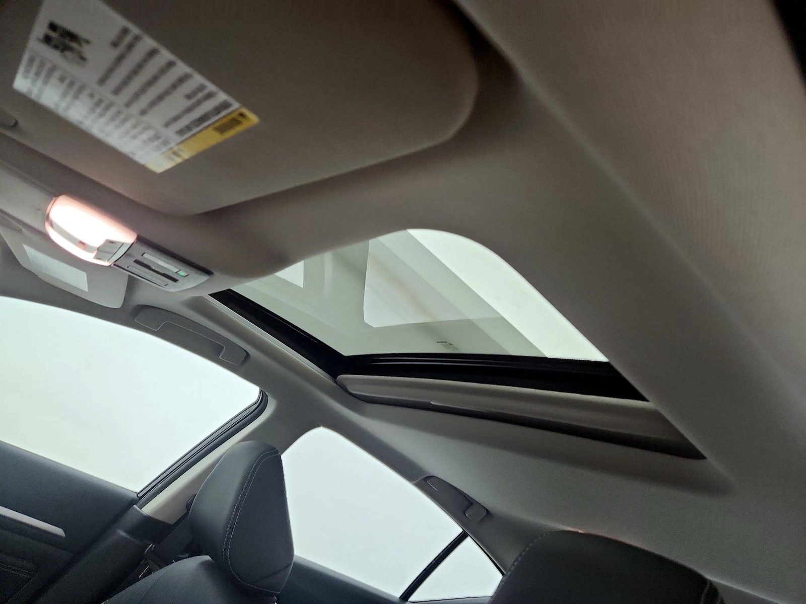 Sunroof(s) & Overhead Airbags