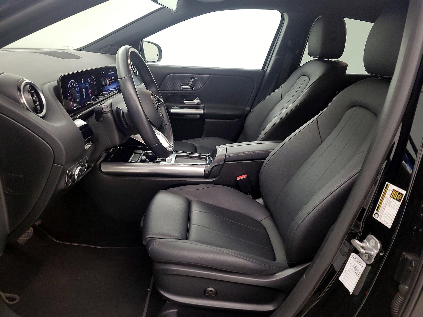 Side Airbags & Leatherette Seats