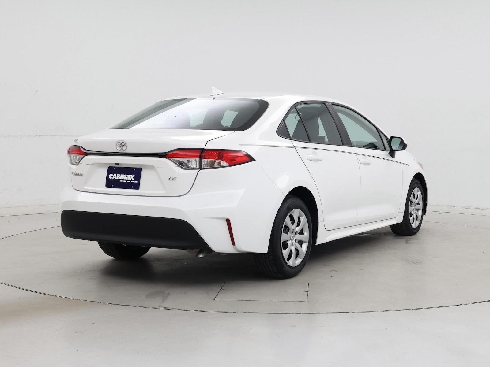 2026 Toyota Corolla LE - Photo 9