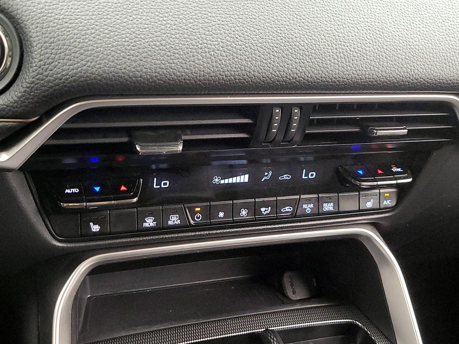 2024 Mazda CX-90 Preferred Package - Photo 17