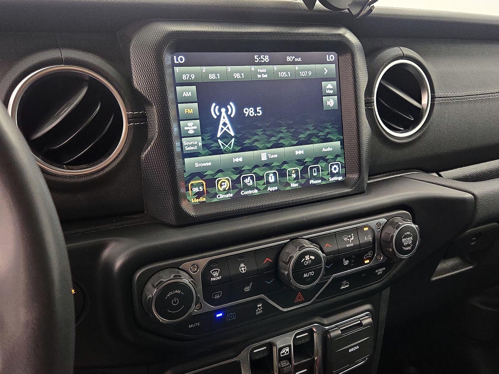 2023 Jeep Wrangler 4xe Sahara 4XE - Photo 17
