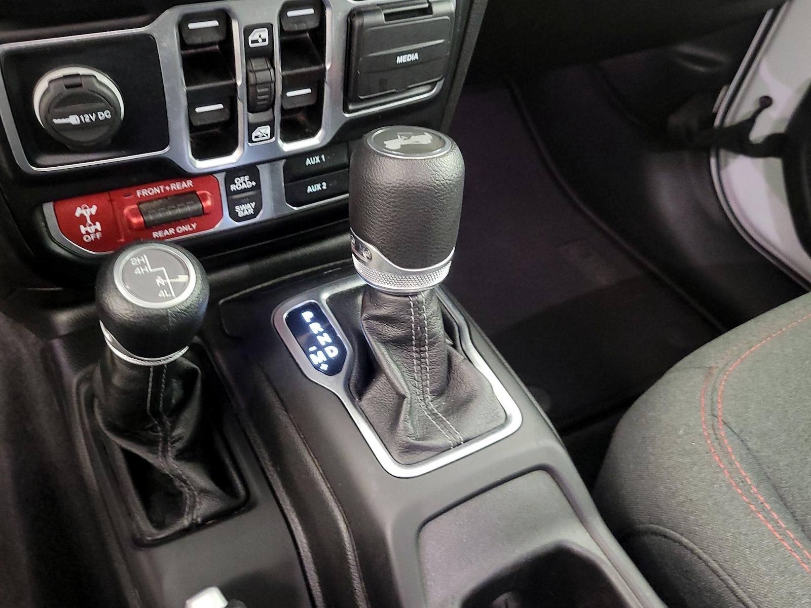2025 Jeep Wrangler 4-Door Rubicon - Photo 18