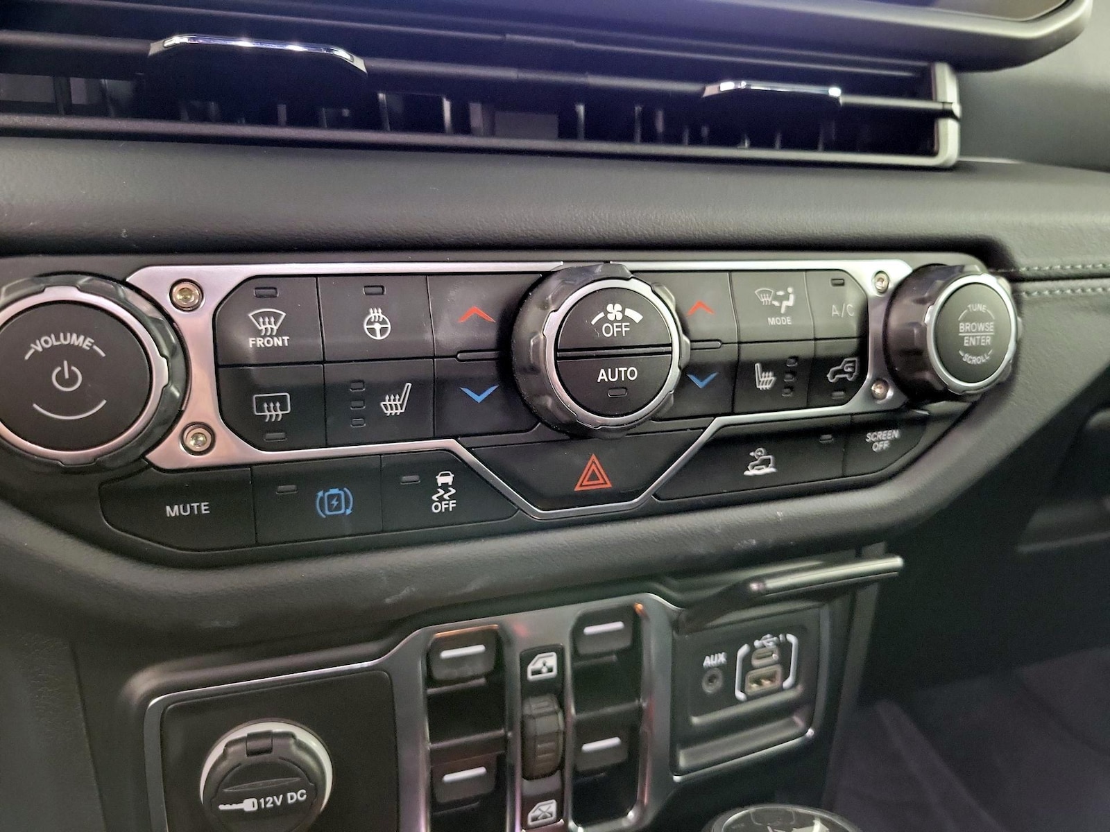 2024 Jeep Wrangler 4xe Sahara 4XE - Photo 18