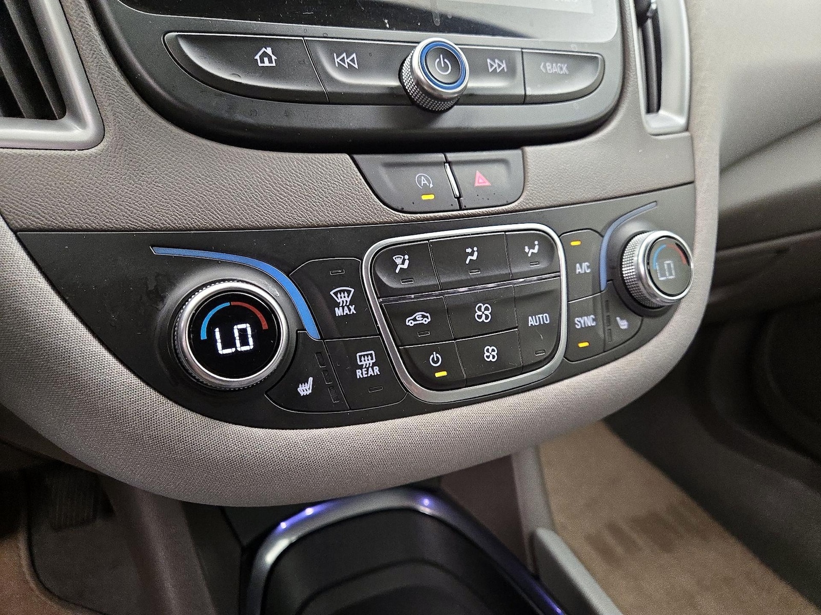 2025 Chevrolet Malibu 1LT - Photo 17