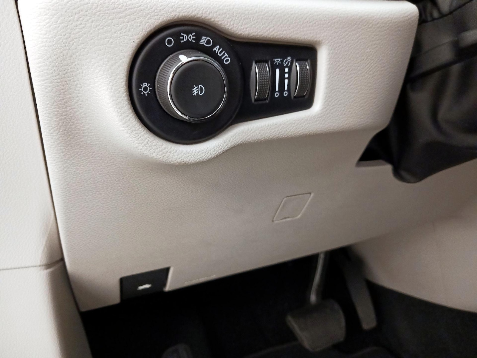 2024 Chrysler Pacifica Touring L - Photo 14
