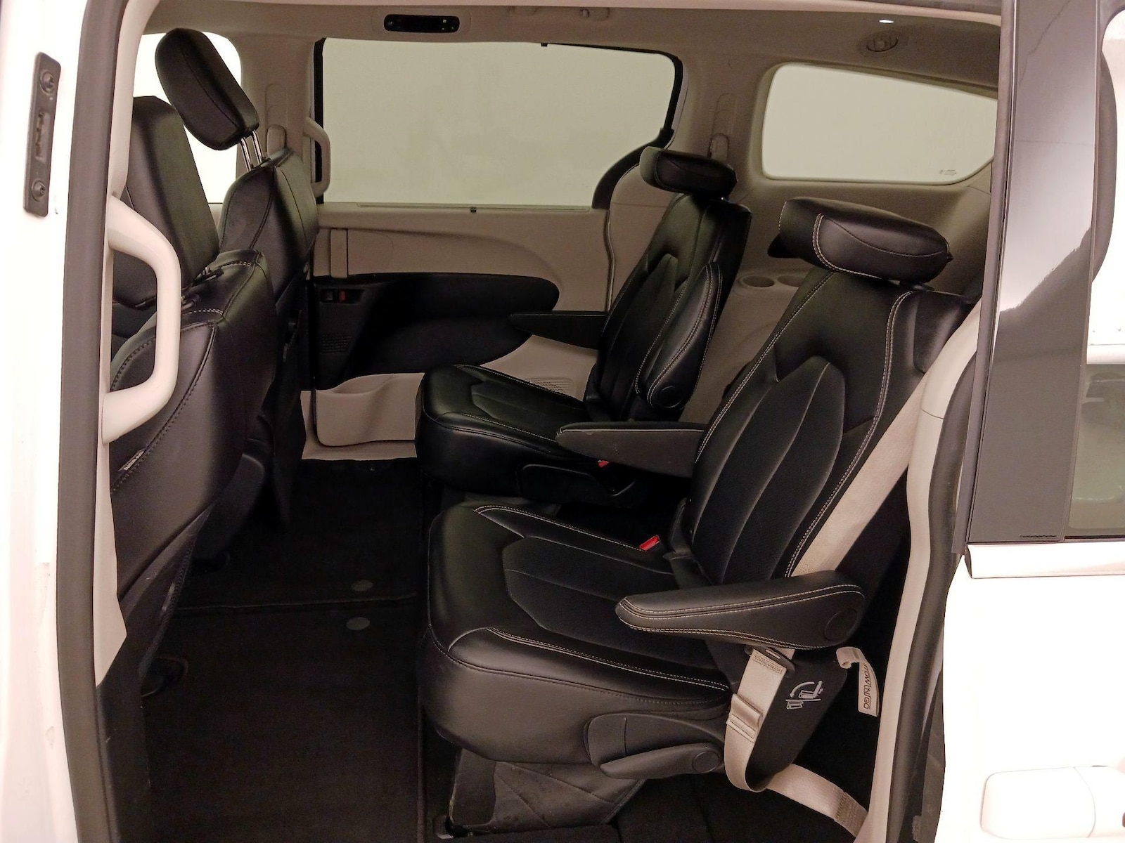 2024 Chrysler Pacifica Touring L - Photo 20