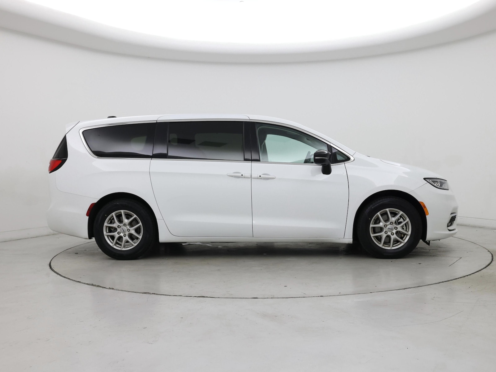 2024 Chrysler Pacifica Touring L - Photo 8