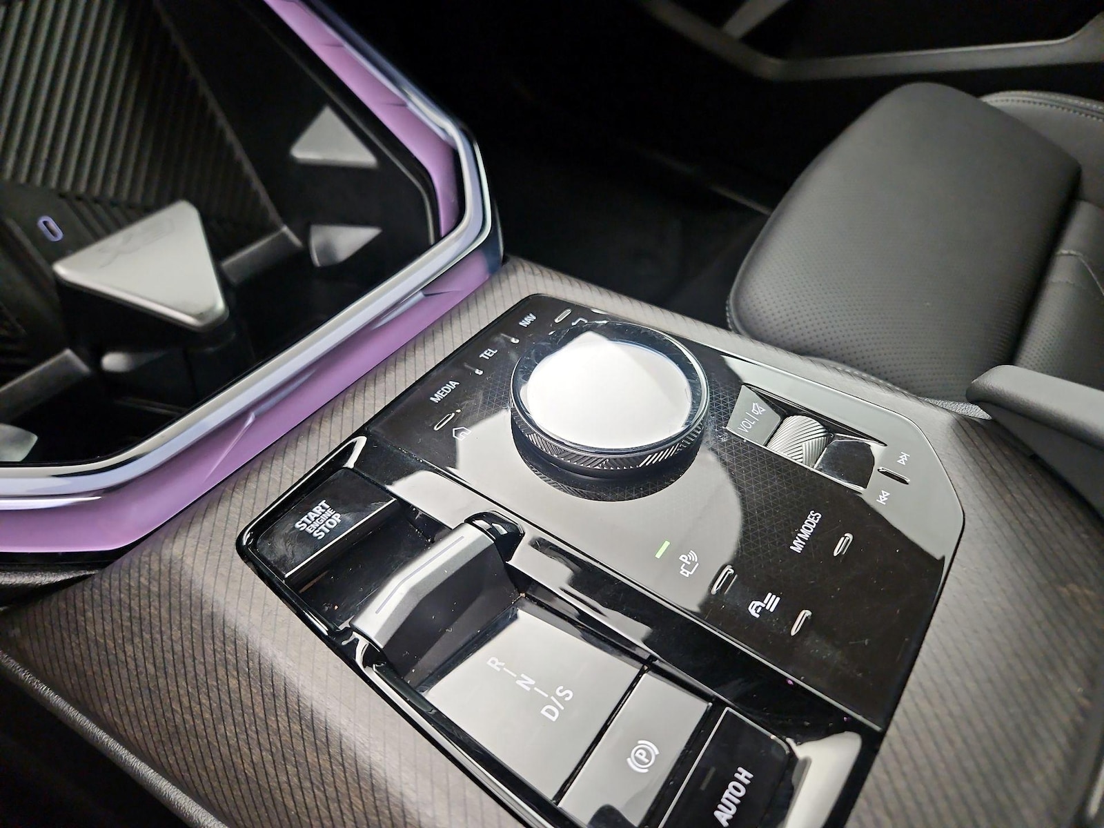 2026 BMW X3 30 - Photo 17