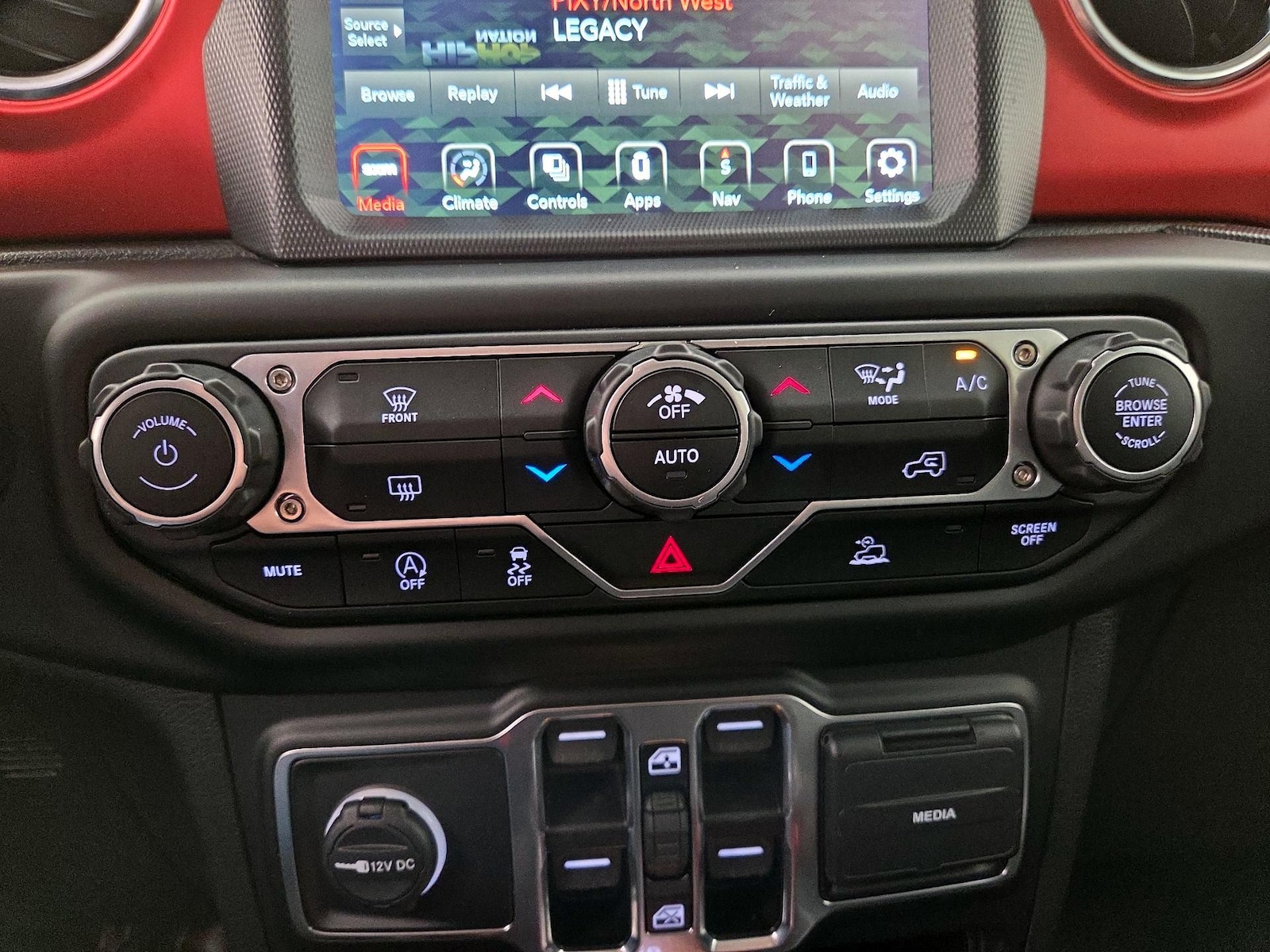 2023 Jeep Wrangler 4-Door Rubicon - Photo 18