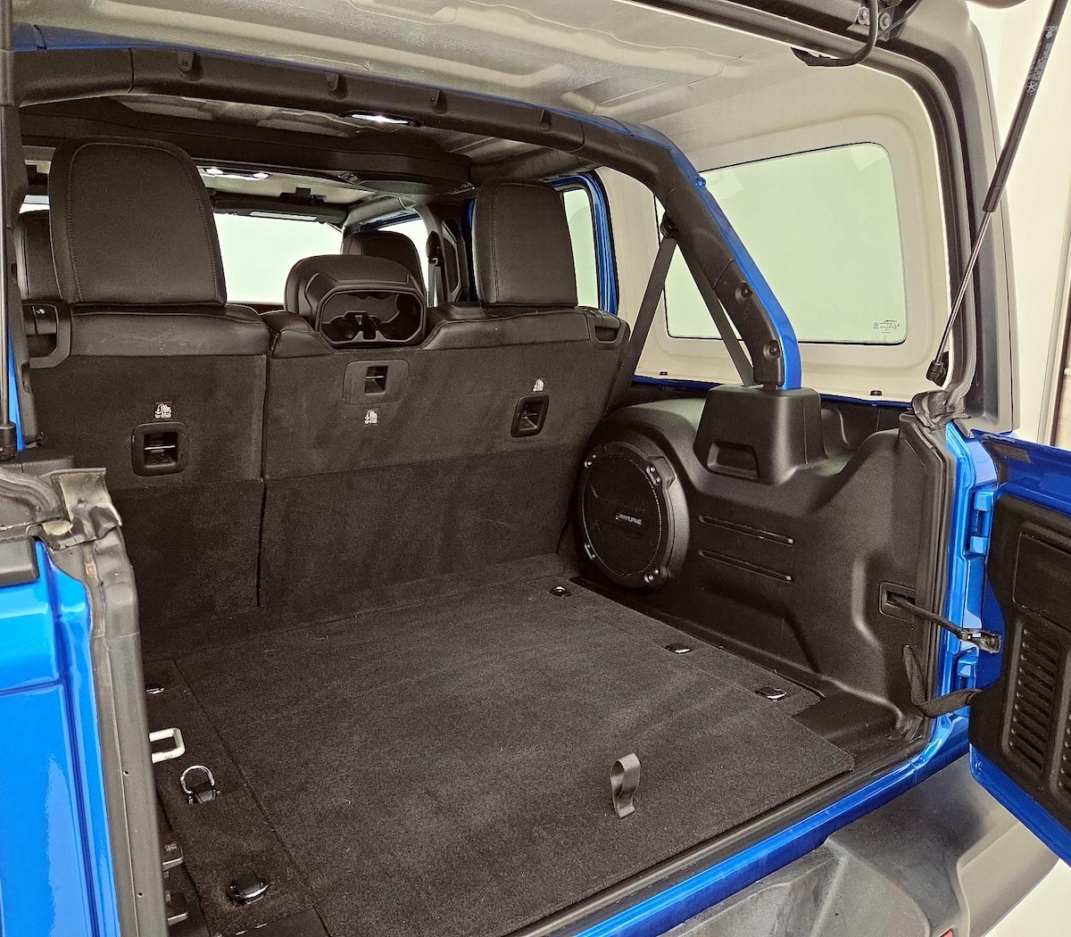 Trunk/Cargo (Seats Up)