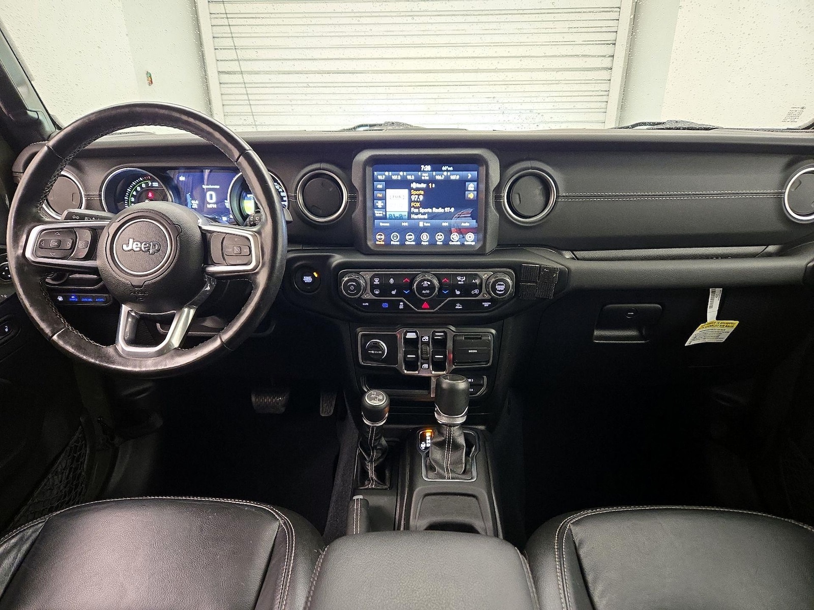 2022 Jeep Wrangler Unlimited Sahara 4XE - Photo 10