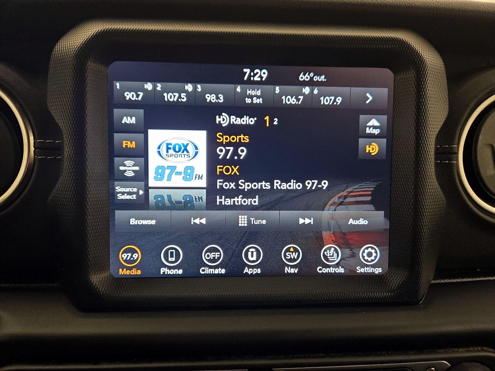 2022 Jeep Wrangler Unlimited Sahara 4XE - Photo 17