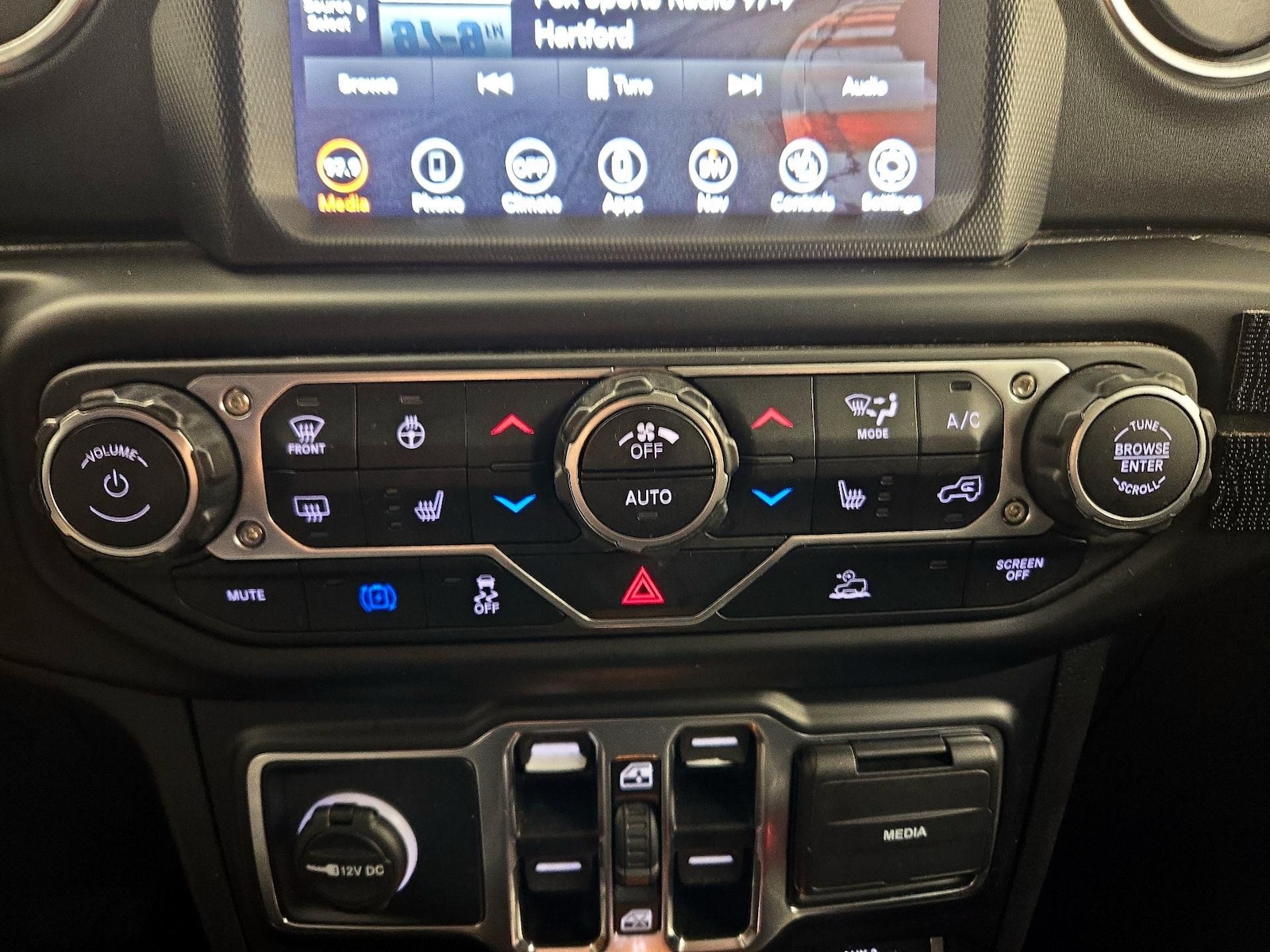 2022 Jeep Wrangler Unlimited Sahara 4XE - Photo 18