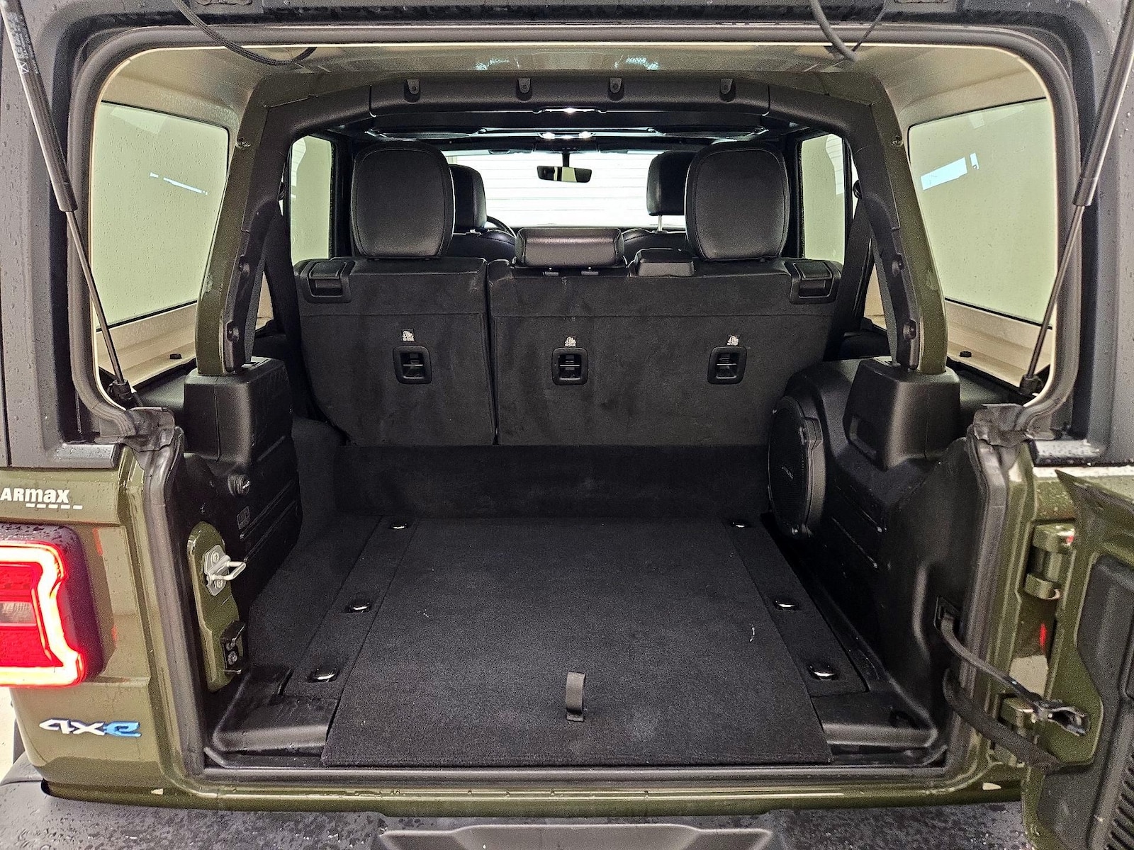 2022 Jeep Wrangler Unlimited Sahara 4XE - Photo 22