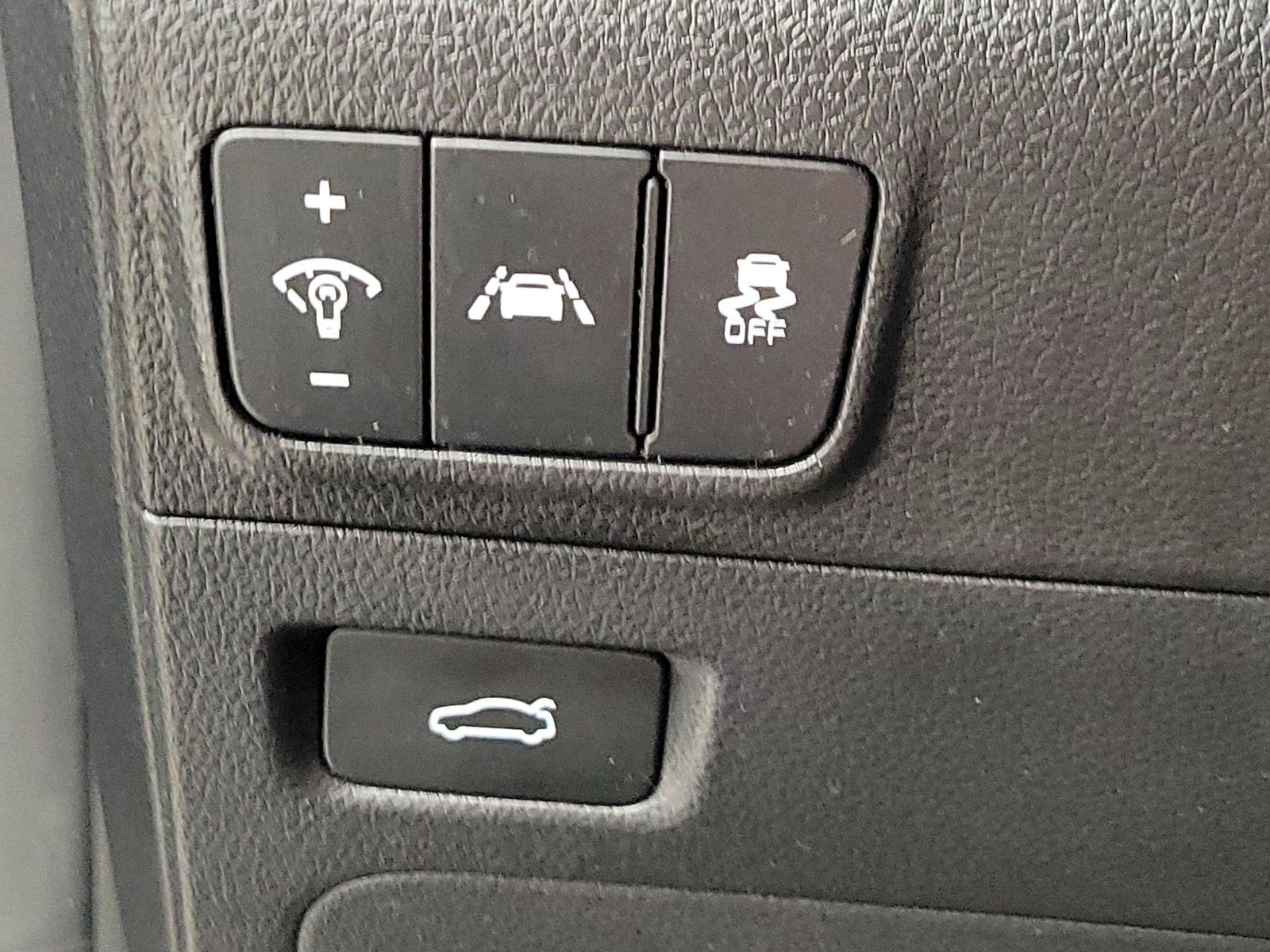 2024 Kia K5 EX - Photo 14