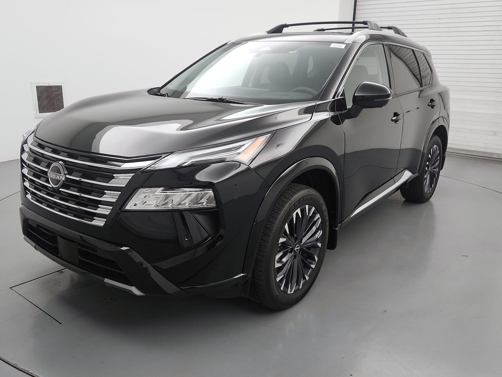2026 Nissan Rogue Platinum - Photo 3