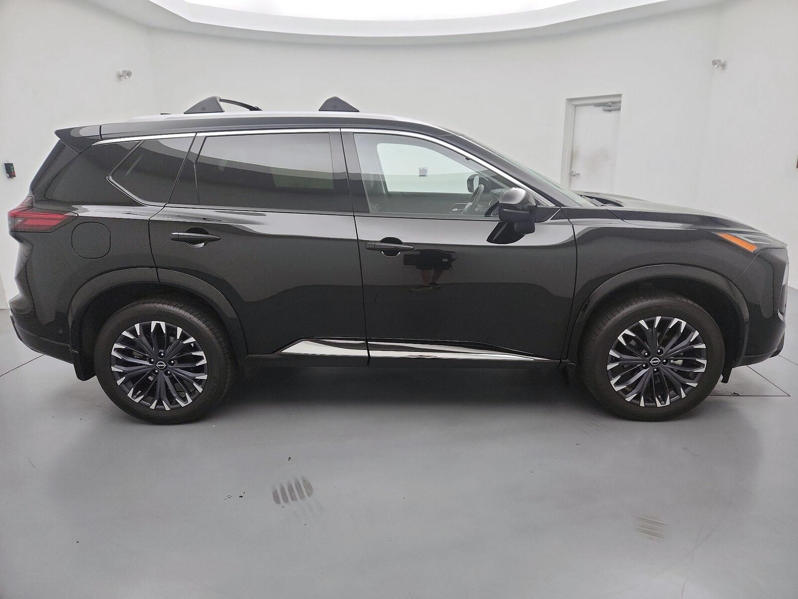 2026 Nissan Rogue Platinum - Photo 4