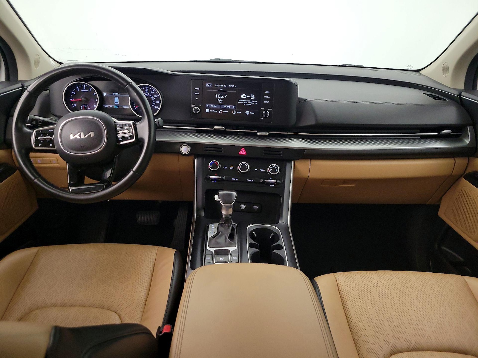 2024 Kia Carnival LX Seat Pkg - Photo 10