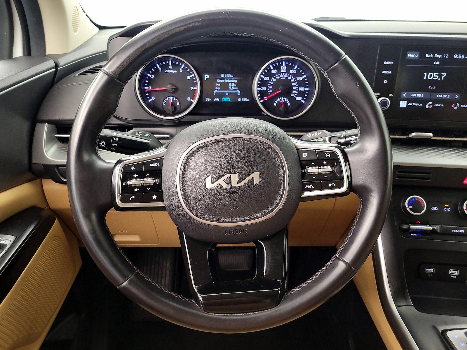 2024 Kia Carnival LX Seat Pkg - Photo 11