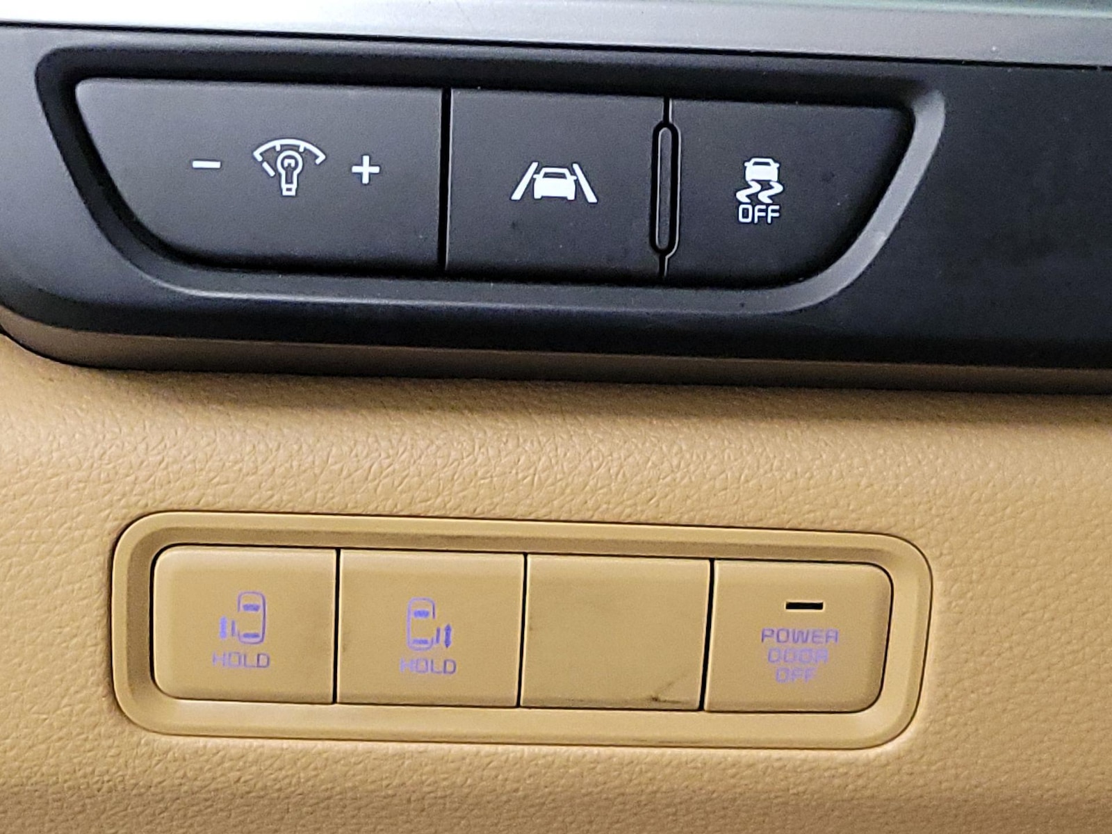 2024 Kia Carnival LX Seat Pkg - Photo 14