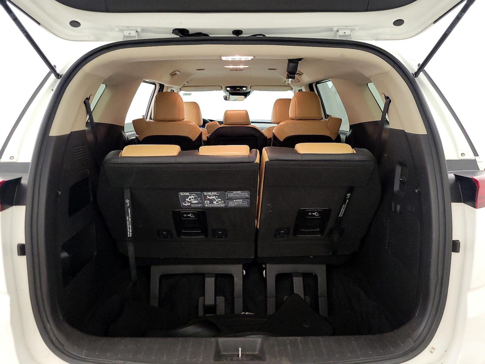 2024 Kia Carnival LX Seat Pkg - Photo 22