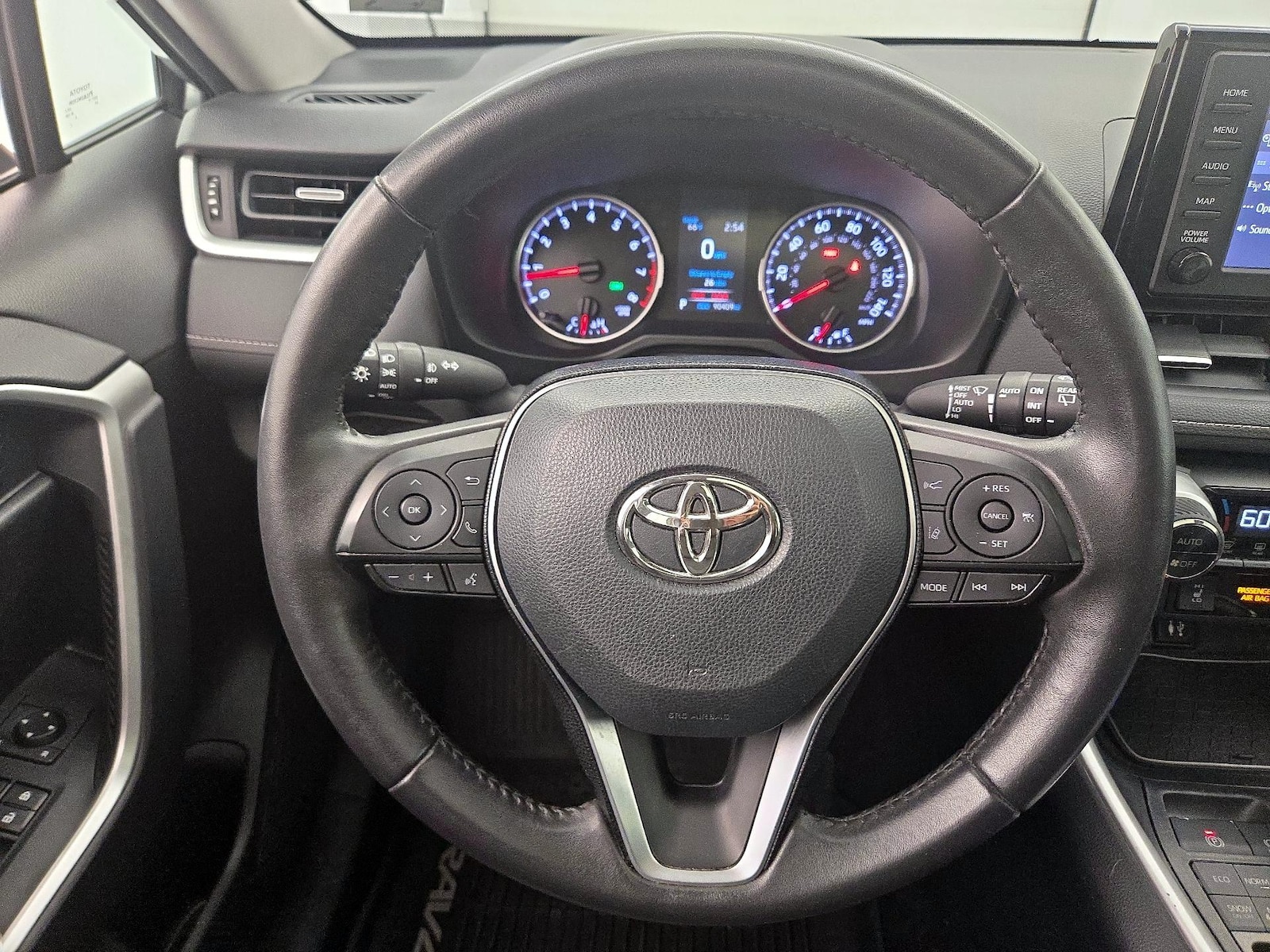 2019 Toyota RAV4 XLE Premium - Photo 11