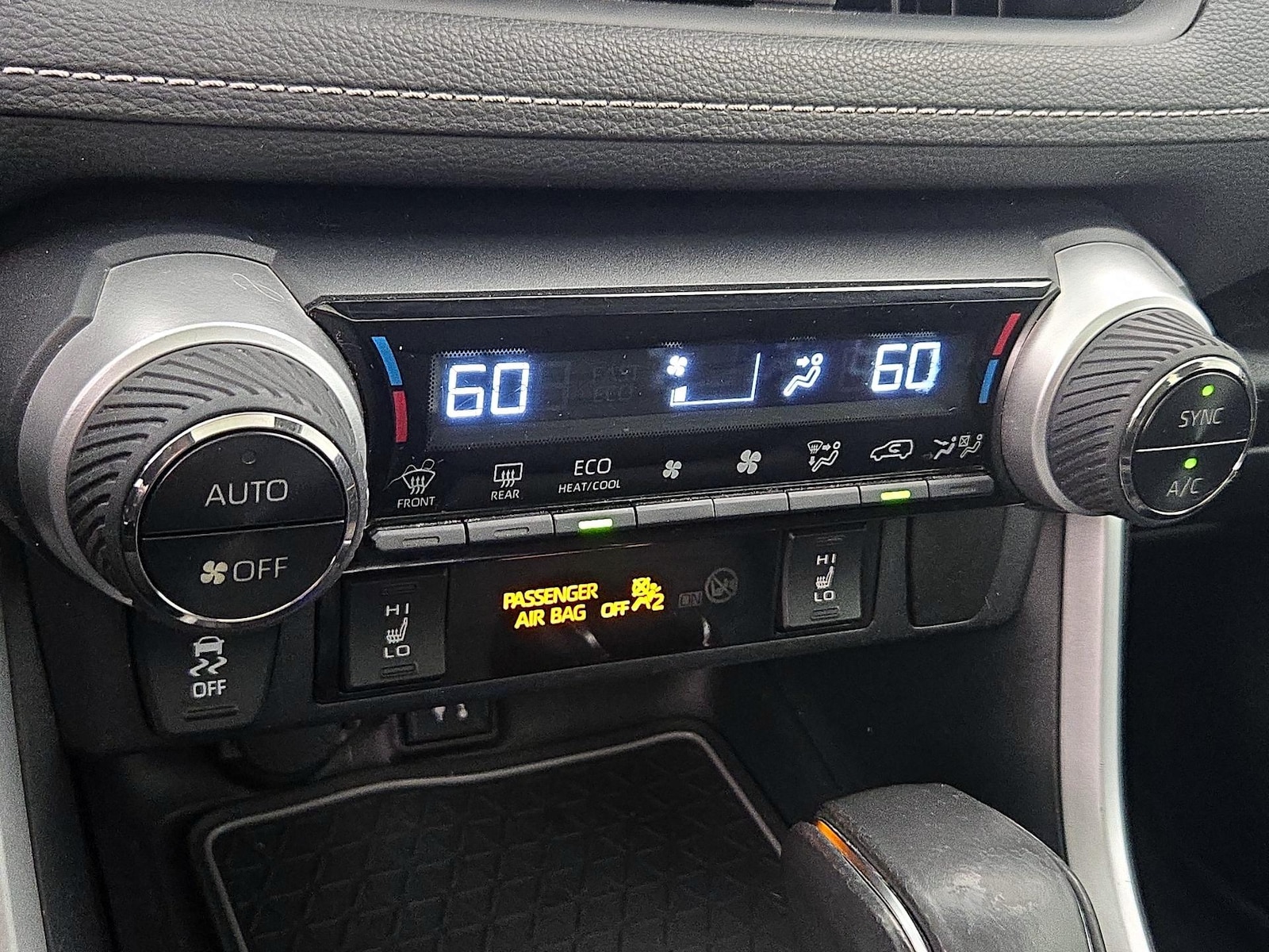 2019 Toyota RAV4 XLE Premium - Photo 17