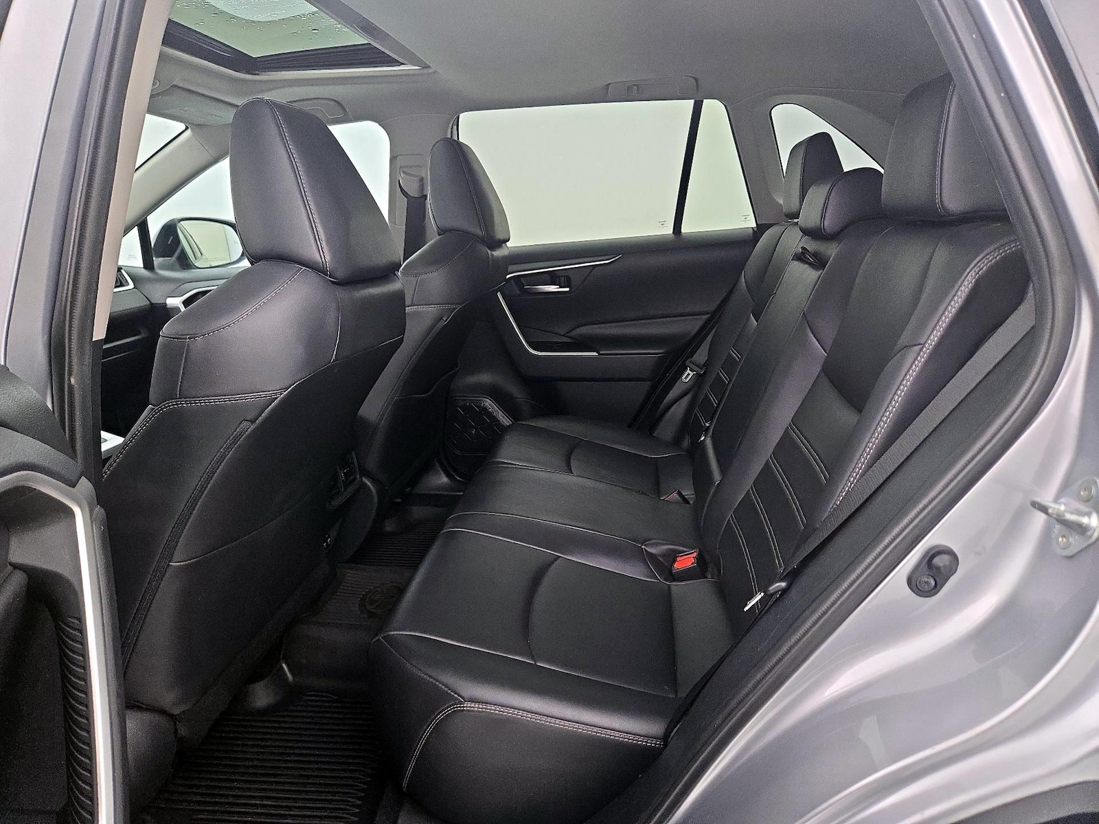 2019 Toyota RAV4 XLE Premium - Photo 21