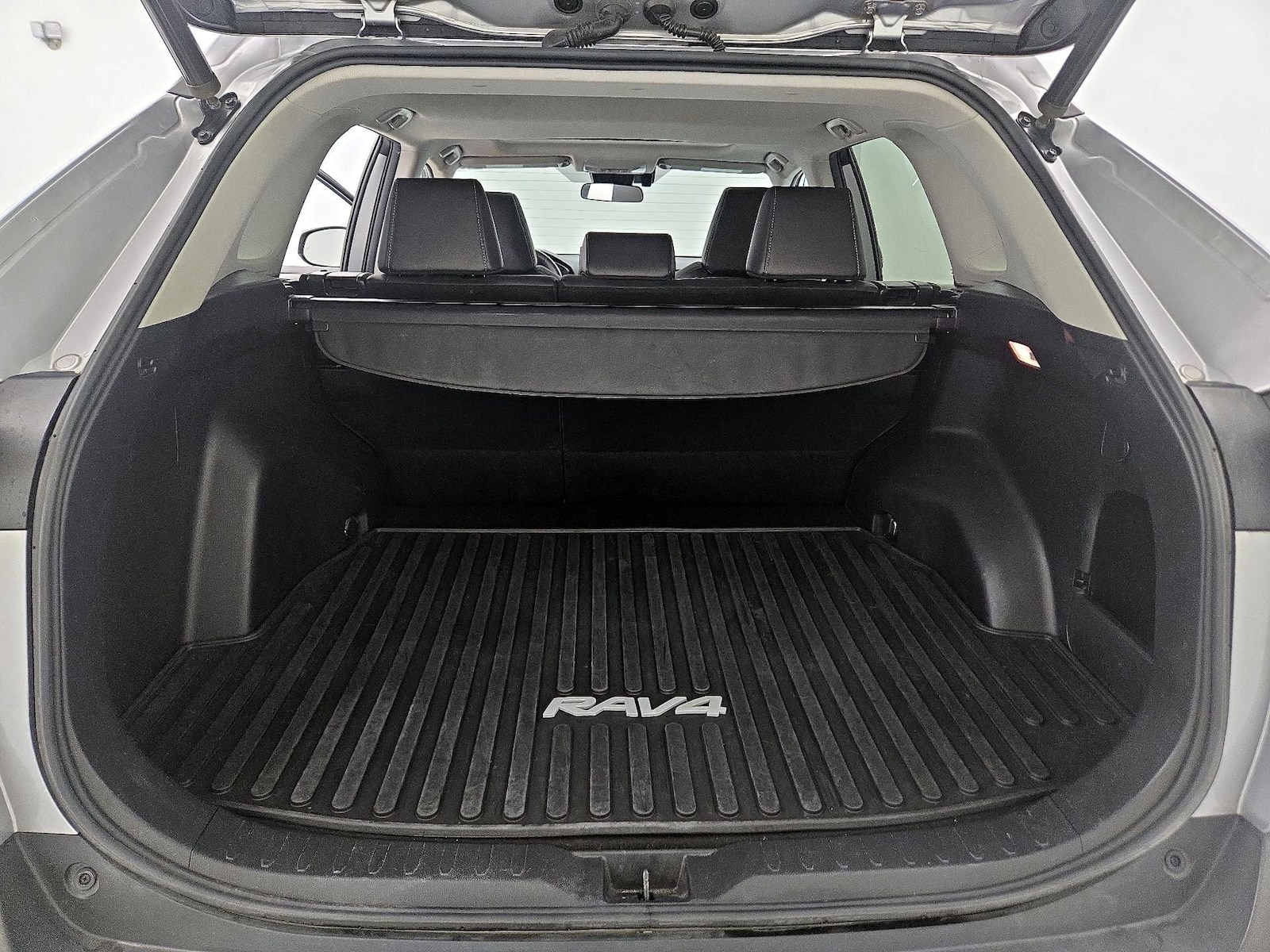 2019 Toyota RAV4 XLE Premium - Photo 22
