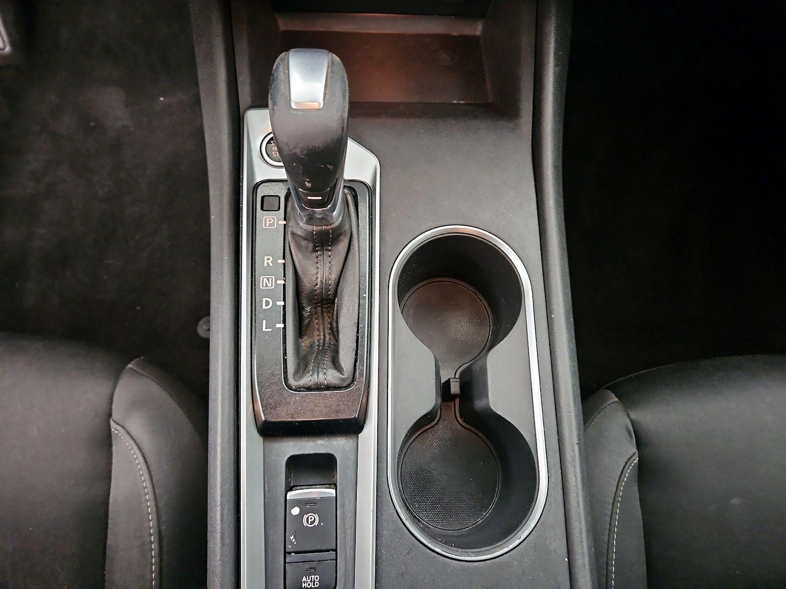 2019 Nissan Altima SV - Photo 18